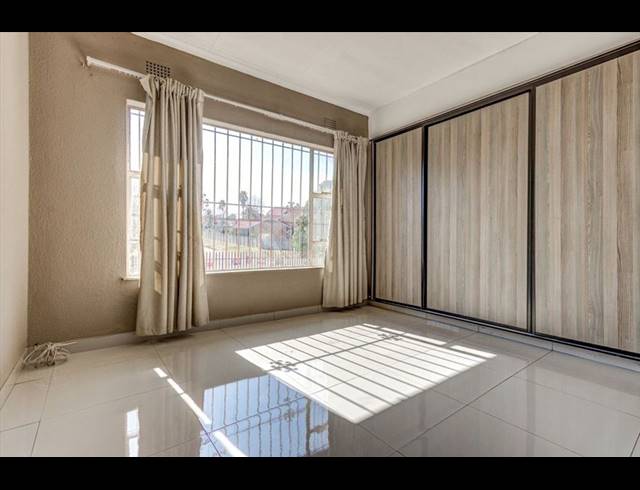 3 BEDROOM TOWNHOUSE FOR SALE IN BIRCHLEIGH NORTH
